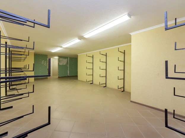 Купить торговые помещения в Калининграде. Вариант № 18275, 11, площадь -  квм, цена 10950000 рублей