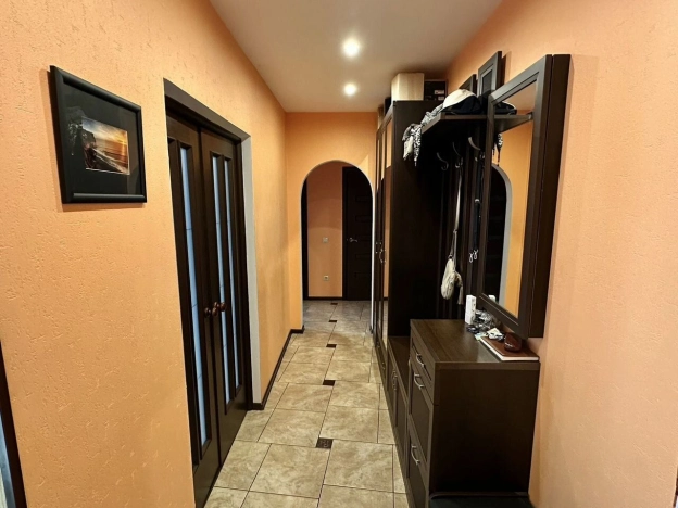 Купить трехкомнатную квартиру на улице Олега Кошевого в Калининграде. Вариант № 1275962, 6, площадь -  квм, цена 8500000 рублей