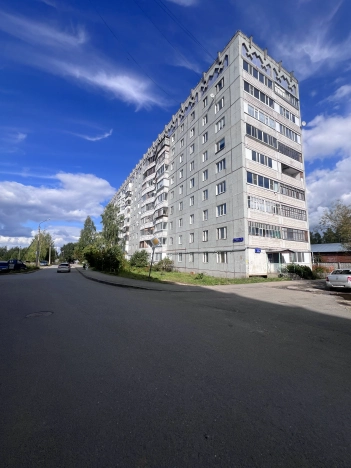 Купить трехкомнатную квартиру в Сыктывкаре. Вариант № 3156527, 2, площадь -  квм, цена 3900000 рублей