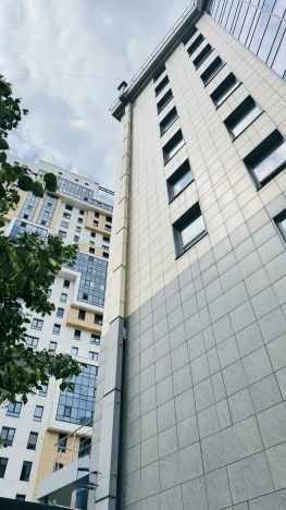 Снять коммерческую недвижимость свободного назначения на улице Коммунистическая в Новосибирске. Вариант № 1750, 8, площадь -  квм, цена 423000 рублей