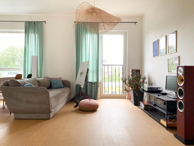 Купить двухкомнатную квартиру у метро Нарвская в Санкт-Петербурге. Вариант № 58210, 2, площадь -  квм, цена 25000000 рублей