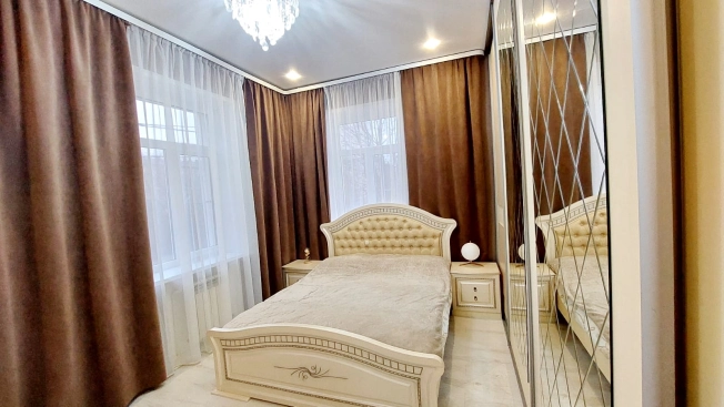 Купить двухкомнатную квартиру в Калужской области. Вариант № 10032843, 4, площадь -  квм, цена 6500000 рублей