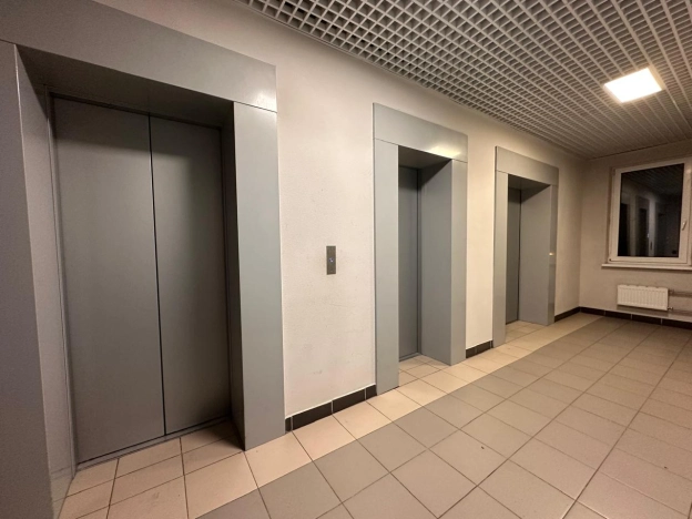 Купить однокомнатную квартиру у метро Гражданский проспект в Санкт-Петербурге. Вариант № 7670984, 14, площадь -  квм, цена 5500000 рублей