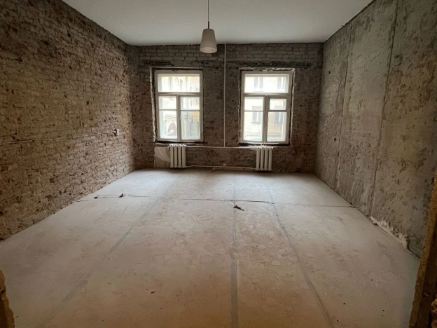 Купить трехкомнатную квартиру у метро Садовая в Санкт-Петербурге. Вариант № 55213, 9, площадь -  квм, цена 21000000 рублей