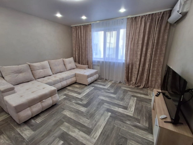 Снять квартиру в Тобольске. Вариант № 9552629, 7, площадь -  квм, цена 60000 рублей