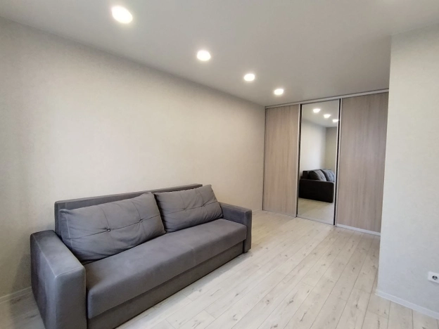 Снять квартиру в Калининграде. Вариант № 9458749, 17, площадь -  квм, цена 33000 рублей