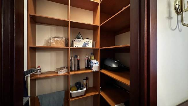 Купить квартиру в Москве. Вариант № 10619257, 37, площадь -  квм, цена 110000000 рублей