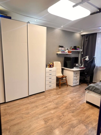 Купить квартиру на улице Комарова в Улан-Удэ. Вариант № 8535062, 21, площадь -  квм, цена 17500000 рублей