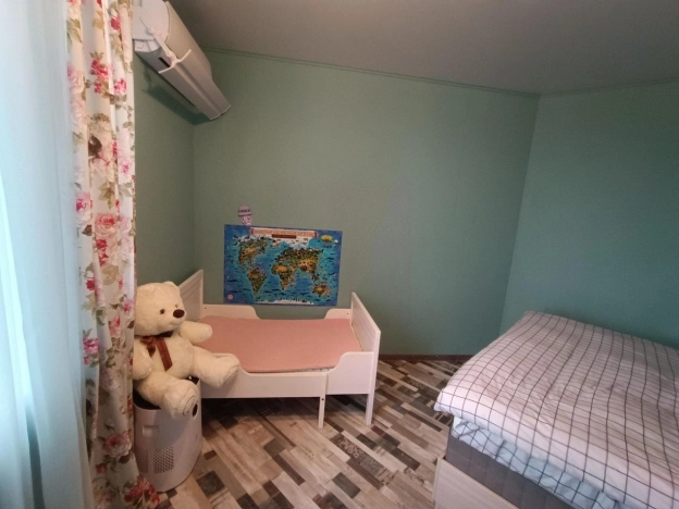 Купить однокомнатную квартиру в Ростовской области. Вариант № 10225842, 4, площадь -  квм, цена 6600000 рублей