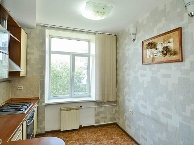 Купить двухкомнатную квартиру на улице Красный проспект в Новосибирске. Вариант № 2046511, 14, площадь -  квм, цена 7500000 рублей