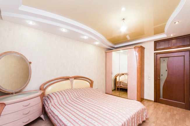 Купить двухкомнатную квартиру на вторичке в Микрорайоне 3Б, Тобольск в Тобольске. Вариант № 39000, 4, площадь -  квм, цена 7100000 рублей