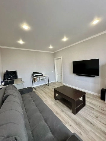 Купить трехкомнатную квартиру в Ростовской области. Вариант № 3651452, 0, площадь -  квм, цена 9000000 рублей