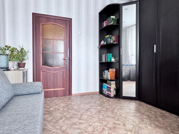 Купить квартиру в районе Дзержинский в Новосибирске. Вариант № 8153768, 9, площадь -  квм, цена 4980000 рублей