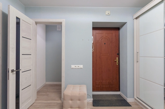 Купить двухкомнатную квартиру на улице Майская в Вологодской области. Вариант № 5447817, 35, площадь -  квм, цена 7900000 рублей