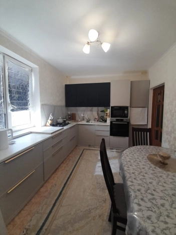 Купить дом на улице Нефтяников в Элисте. Вариант № 1651356, 4, площадь -  квм, цена 8500000 рублей