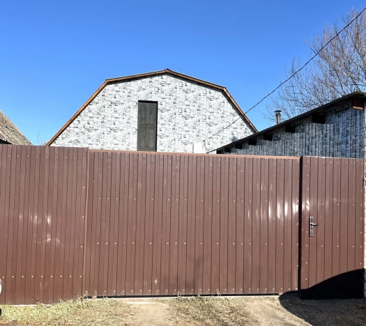 Купить дом на улице Административная в Иркутской области. Вариант № 8349546, 24, площадь -  квм, цена 5500000 рублей