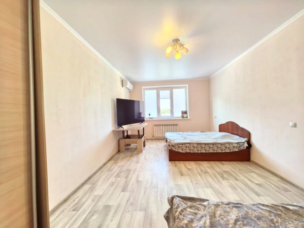 Купить однокомнатную квартиру на улице Обсерваторная в Ростовской области. Вариант № 3214740, 8, площадь -  квм, цена 5400000 рублей