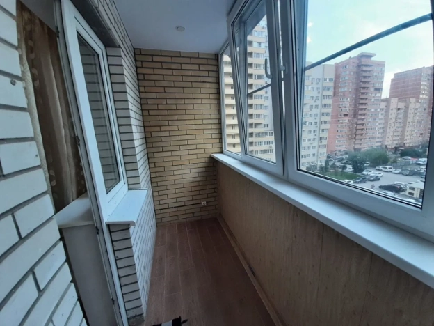 Купить однокомнатную квартиру в Ростовской области. Вариант № 9836426, 3, площадь -  квм, цена 5500000 рублей