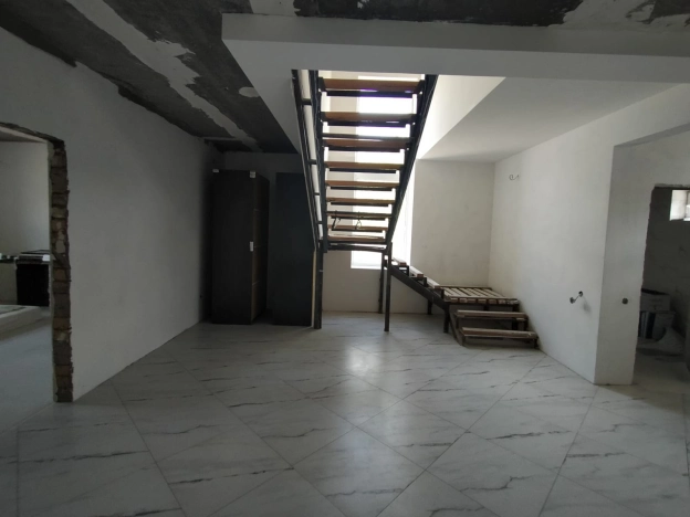 Купить дом на улице переулок Братьев Алехиных в Элисте. Вариант № 2026883, 17, площадь -  квм, цена 15200000 рублей