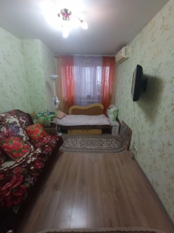 Купить однокомнатную квартиру в Ростовской области. Вариант № 50538, 4, площадь -  квм, цена 3700000 рублей