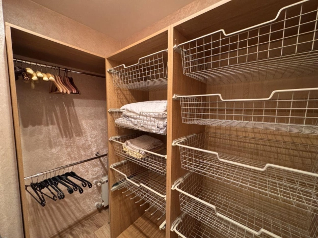 Купить квартиру в Москве. Вариант № 8416118, 10, площадь -  квм, цена 46000000 рублей