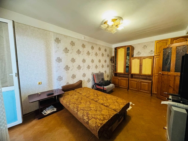 Купить однокомнатную квартиру в Краснодаре. Вариант № 10218820, 5, площадь -  квм, цена 3300000 рублей