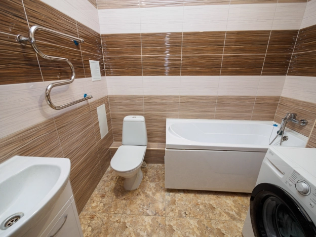 Купить однокомнатную квартиру в Омске. Вариант № 3994210, 10, площадь -  квм, цена 5999000 рублей