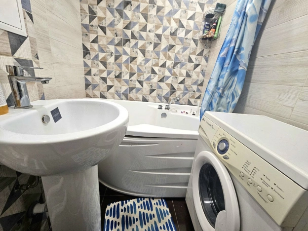 . Вариант № 37704, 17, площадь - 65.1 квм, цена 5900000 рублей