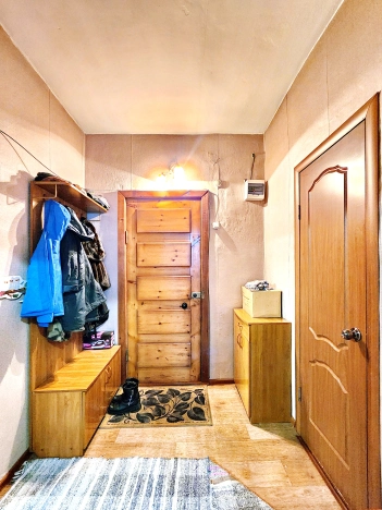 Купить двухкомнатную квартиру на улице Островского в Кызыле. Вариант № 6622, 6, площадь -  квм, цена 5100000 рублей