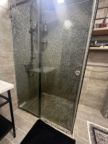 Купить трехкомнатную квартиру в Приморском крае. Вариант № 8018, 5, площадь -  квм, цена 16000000 рублей