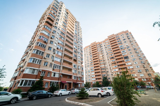 Купить двухкомнатную квартиру в Краснодаре. Вариант № 743318, 16, площадь - квм, цена 11400000.0000 рублей