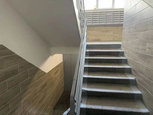 Купить однокомнатную квартиру в Омске. Вариант № 6153329, 20, площадь -  квм, цена 3950000 рублей