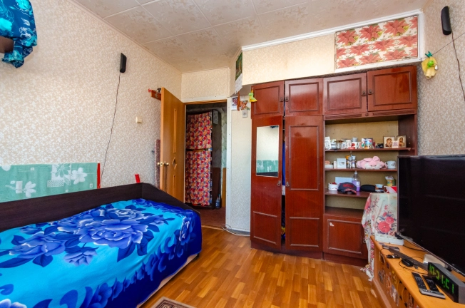 Купить четырехкомнатную квартиру в Новосибирской области. Вариант № 7222795, 6, площадь -  квм, цена 9900000 рублей