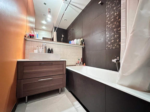 Купить двухкомнатную квартиру у метро Девяткино в Санкт-Петербурге. Вариант № 7646443, 22, площадь -  квм, цена 19400000 рублей