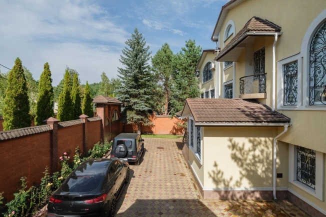 Купить дом у метро Румянцево в Москве. Вариант № 15551, 11, площадь -  квм, цена 145000000 рублей