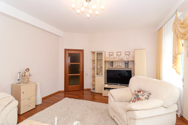 Купить четырехкомнатную квартиру в Владимирской области. Вариант № 9259268, 6, площадь -  квм, цена 16500000 рублей