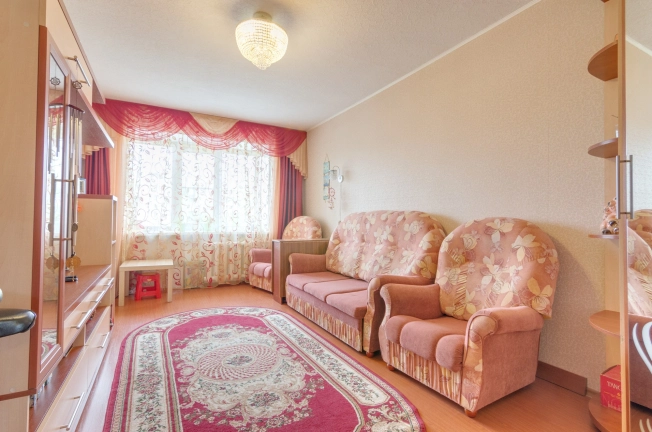 Купить двухкомнатную квартиру на вторичке на улице Карла Маркса в Вологде. Вариант № 10947, 2, площадь -  квм, цена 6300000 рублей