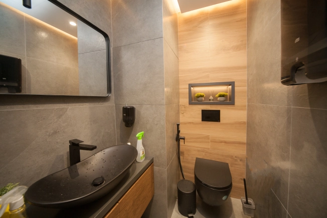 Купить коммерческую недвижимость свободного назначения в Санкт-Петербурге. Вариант № 17243, 23, площадь -  квм, цена 36000000 рублей