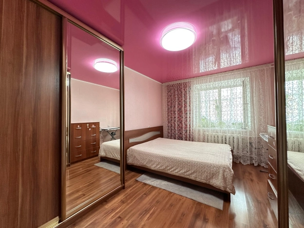 Купить двухкомнатную квартиру в Октябрьском. Вариант № 1890899, 3, площадь -  квм, цена 4640000 рублей