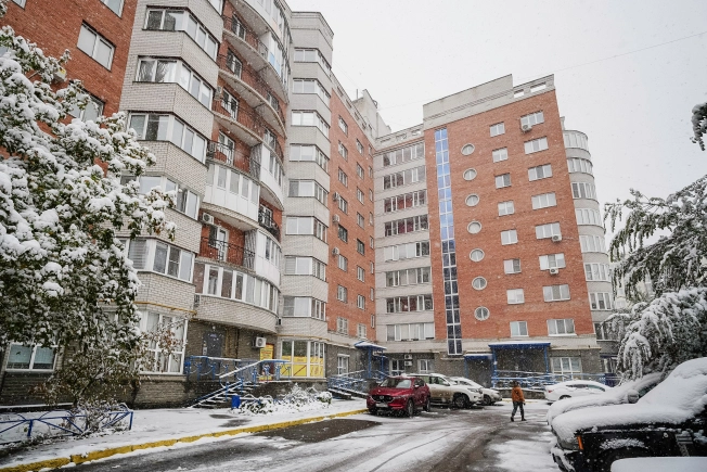 Купить двухкомнатную квартиру на улице 70 лет Октября в Омске. Вариант № 37484, 26, площадь -  квм, цена 9150000 рублей