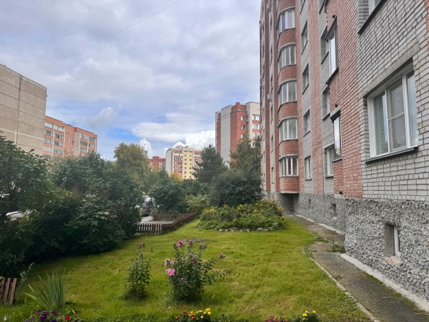 Купить квартиру на улице Красная Сибирь в Бердске. Вариант № 4148925, 18, площадь -  квм, цена 7400000 рублей