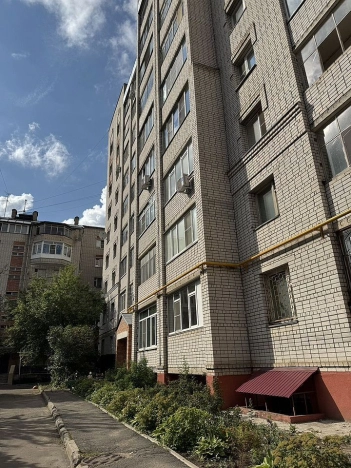 Купить квартиру в Вологодской области. Вариант № 2624707, 33, площадь -  квм, цена 9750000 рублей