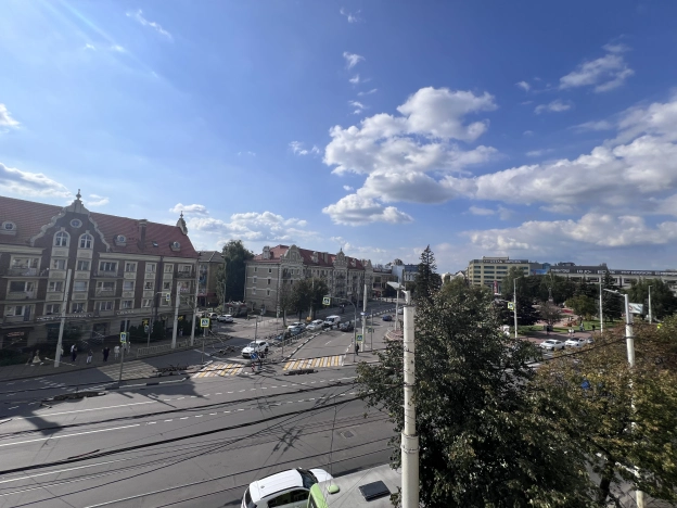 Купить трехкомнатную квартиру на улице Ленинский проспект в Калининграде. Вариант № 3824611, 18, площадь - квм, цена 6500000 рублей