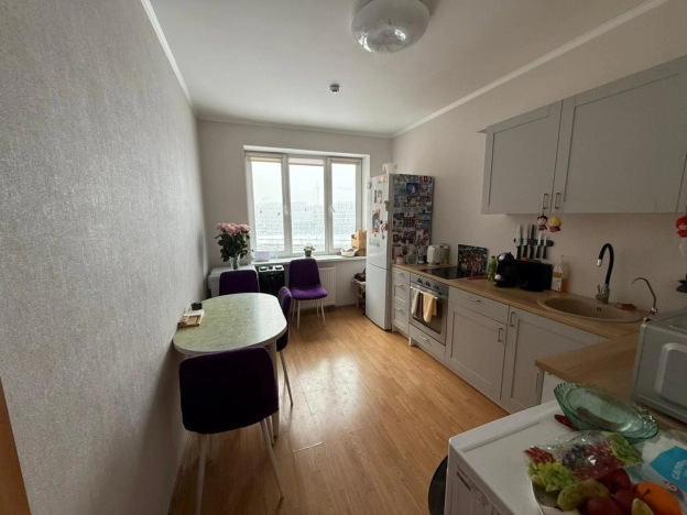 Купить трехкомнатную квартиру у метро Садовая в Санкт-Петербурге. Вариант № 10359086, 3, площадь -  квм, цена 9500000 рублей