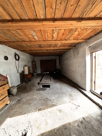 Купить дом на улице Административная в Иркутской области. Вариант № 7563197, 20, площадь -  квм, цена 2700000 рублей