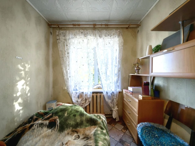 Купить трехкомнатную квартиру в Смоленской области. Вариант № 4107844, 1, площадь -  квм, цена 990000 рублей