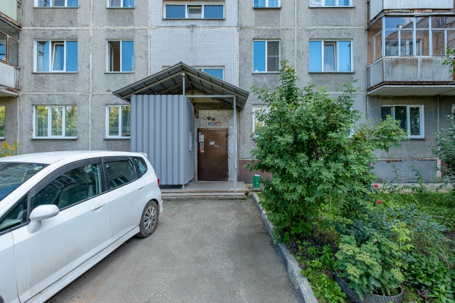 Купить трехкомнатную квартиру на улице Жилмассив в Новосибирской области. Вариант № 8969670, 18, площадь -  квм, цена 5600000 рублей