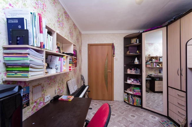 Купить квартиру в Тобольске. Вариант № 2120823, 4, площадь -  квм, цена 4300000 рублей