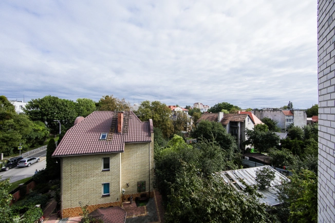 Купить четырехкомнатную квартиру в Калининграде. Вариант № 4922, 44, площадь -  квм, цена 16990000 рублей