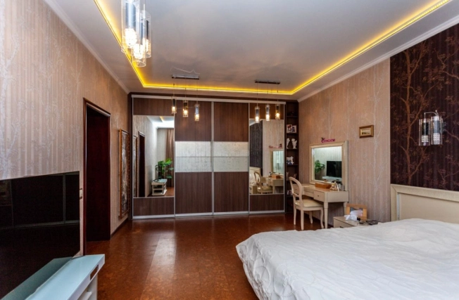 Купить дом в Москве. Вариант № 8178539, 15, площадь -  квм, цена 56000000 рублей